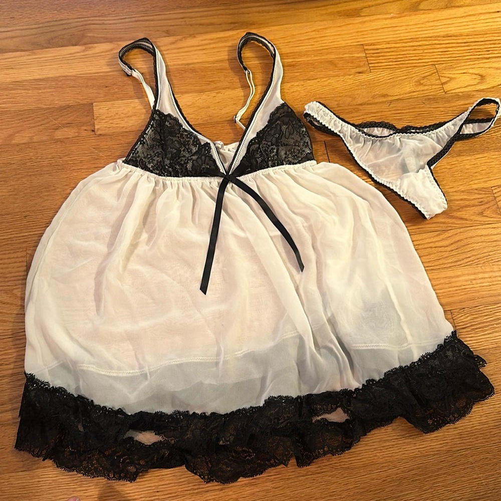Victoria’s Secret Lingerie Set NWOT- SM